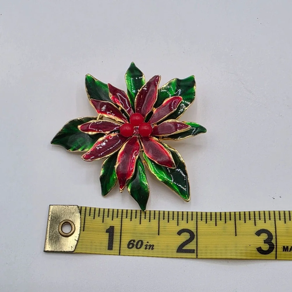 Vintage Enamel Poinsettia Christmas Brooch Red Green‎ Gold Tone Holiday Flower
