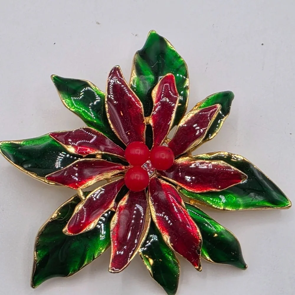 Vintage Enamel Poinsettia Christmas Brooch Red Green‎ Gold Tone Holiday Flower