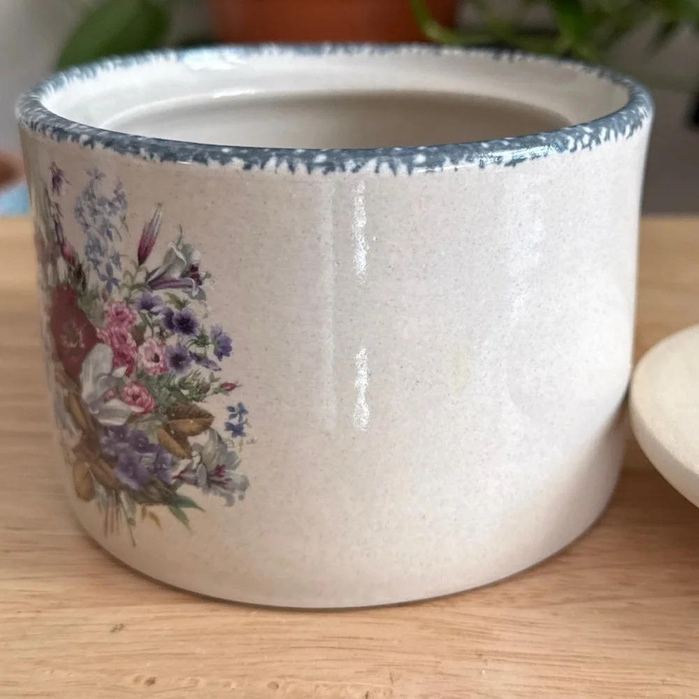 Home and Garden Party Stoneware Farmhouse Floral Pattern Butter Box With Lid
