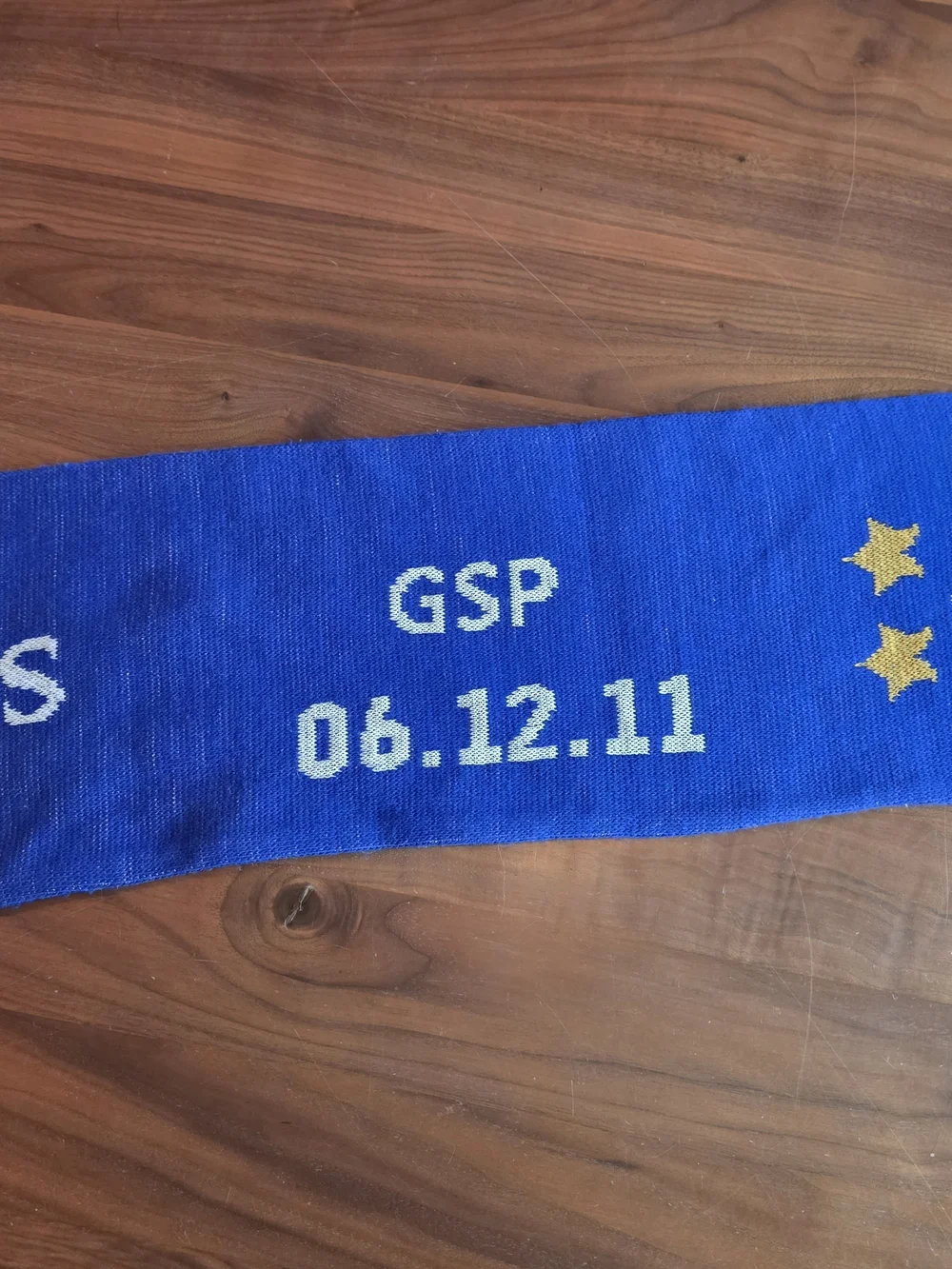 UEFA Champions League 2011 Red & Blue Scarf Soccer Apoel FC Donbass Arena