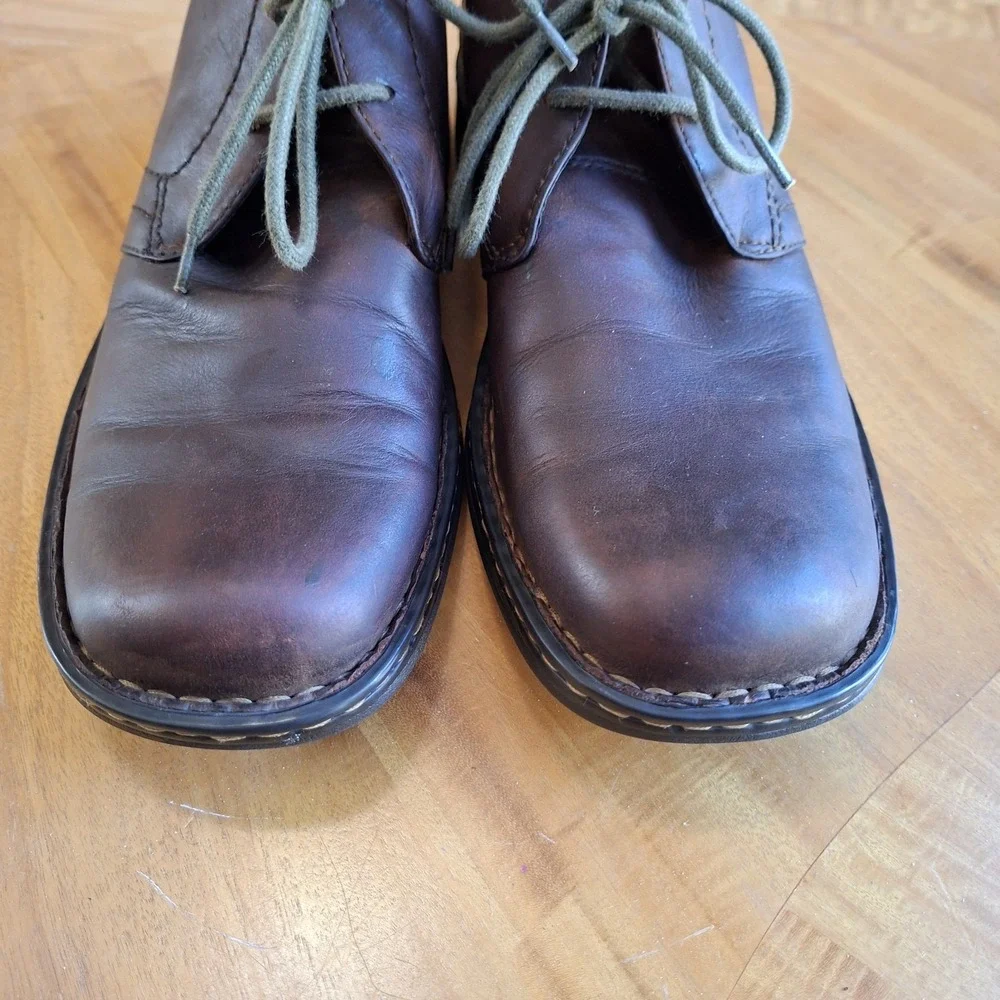 Born Men's Harrison Boot 9.5/43 Canyon Brown Leather Casual Chukka Lace up M9431