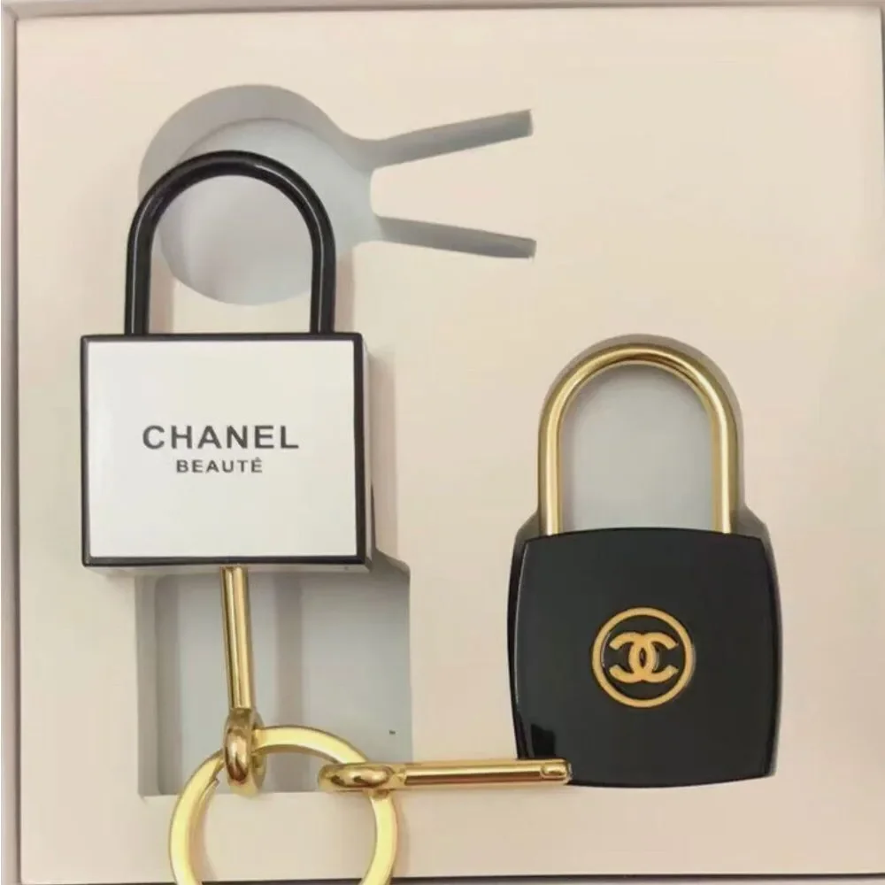 Chanel White La Collection Accessory