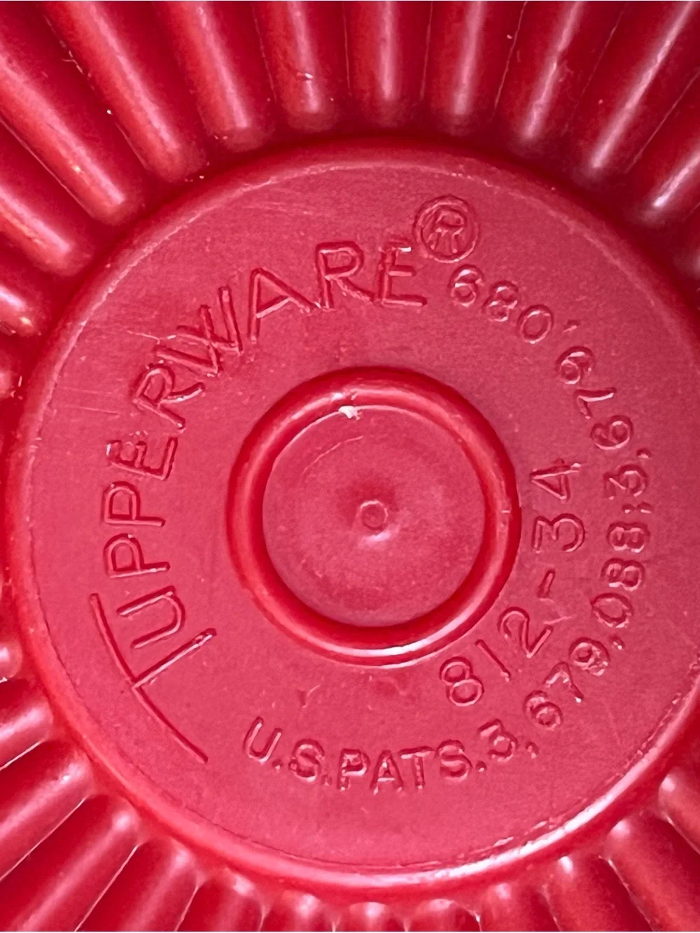 Vintage Tupperware Servalier Starburst Lid, Model 812-34, Red