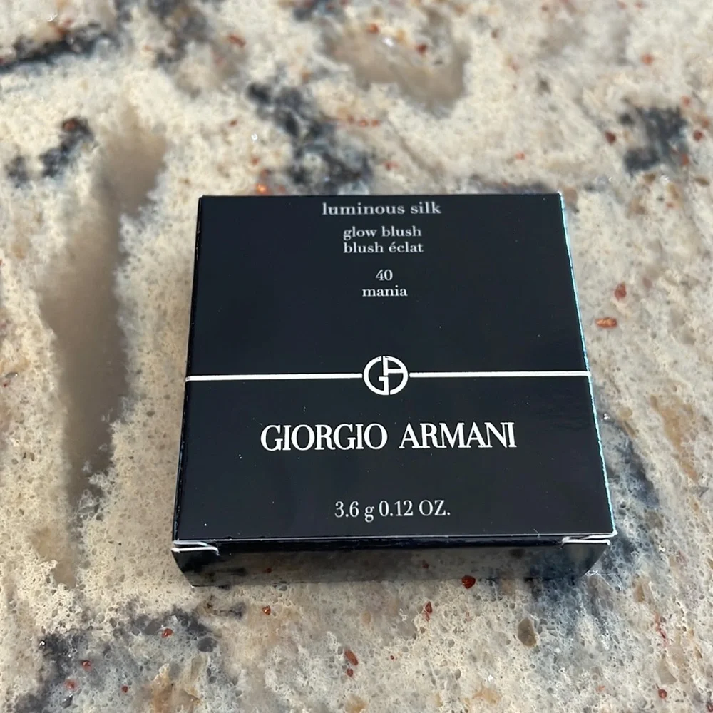 NEW Armani Beauty Luminous Silk Glow Blush