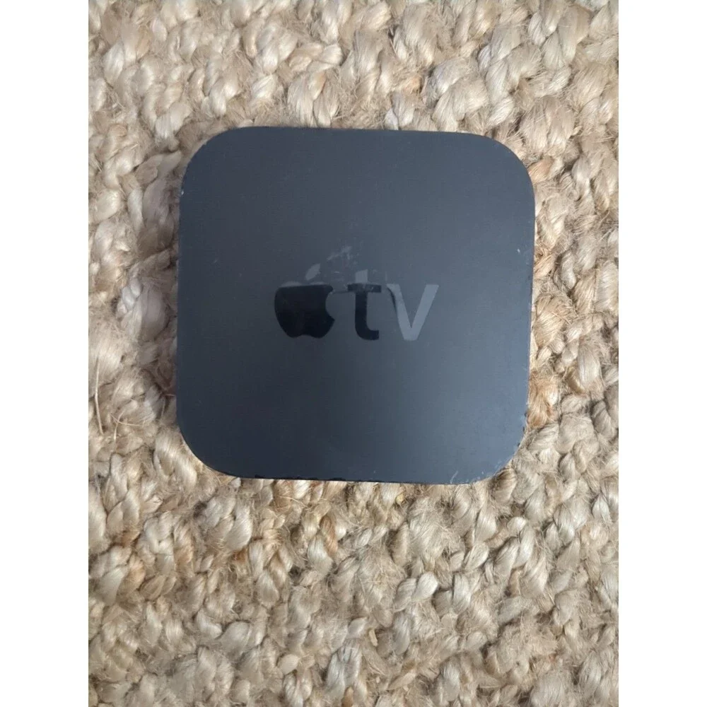 Apple TV 3rd Generation Model A1469 Includes Power Cable HDMI Cable And Remote