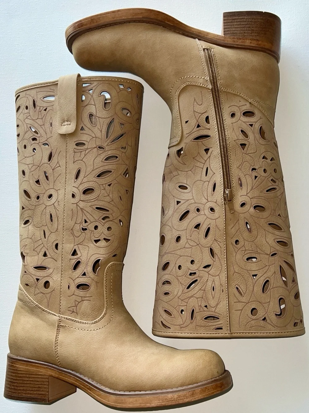 NWT New York & Company Curtis Camel Cutout chunky heel Tall Boots Sz 7.5 Campus