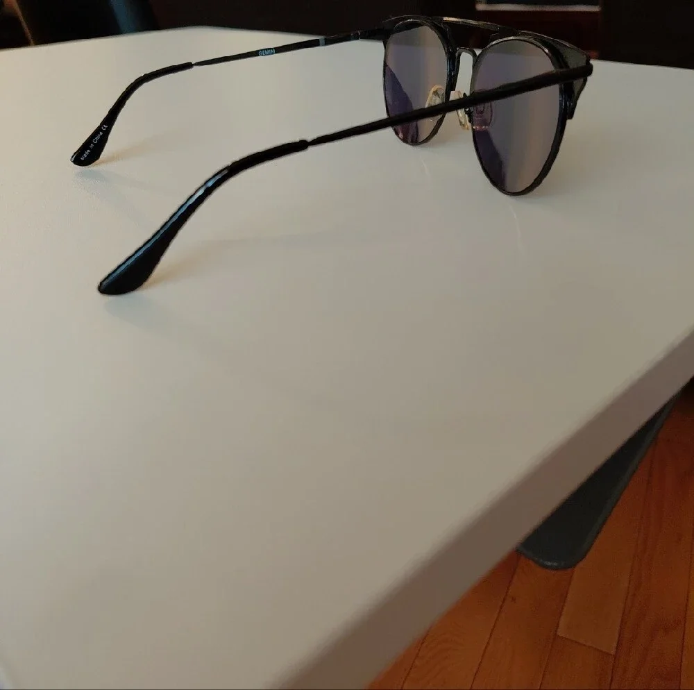 QUAY AUSTRALIA  CHRISSPY GEMINI Black Frame Sunglasses with Pink Mirrored Lenses