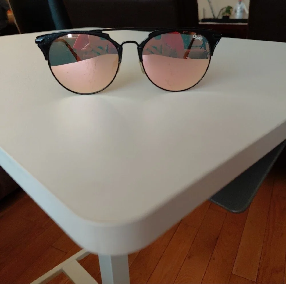 QUAY AUSTRALIA  CHRISSPY GEMINI Black Frame Sunglasses with Pink Mirrored Lenses