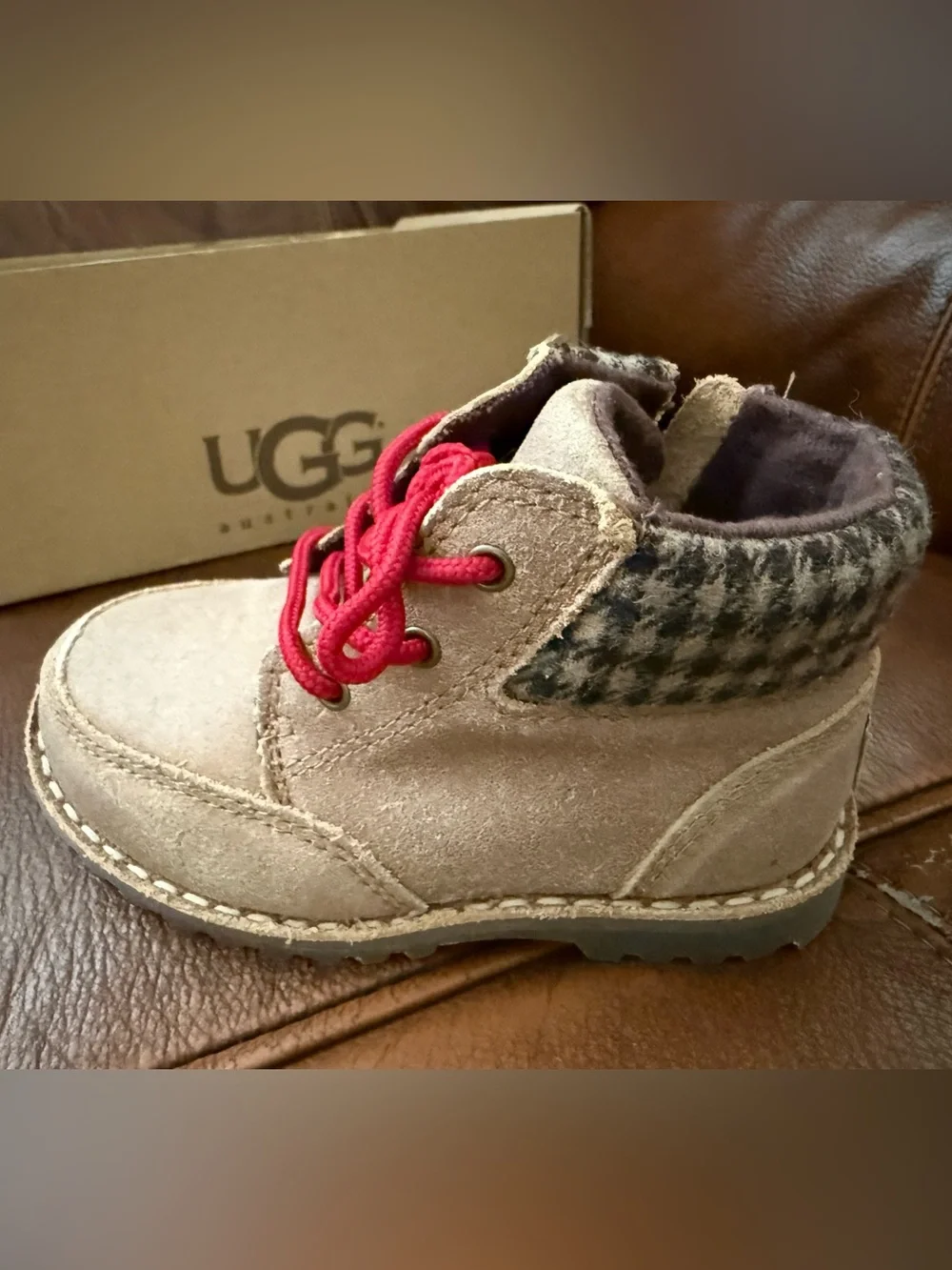 UGG Toddler/baby Tan Suede Boots with Red Laces NWT
