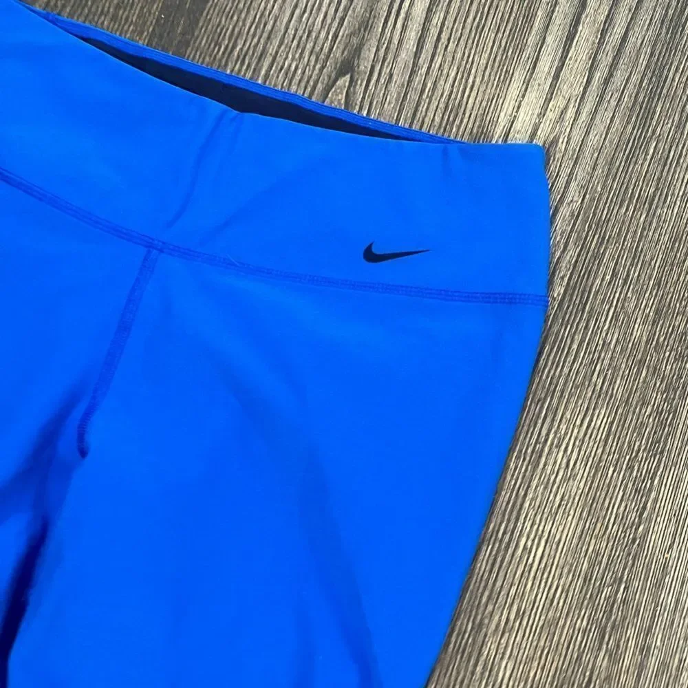 Nike Dri-Fit Capri Leggings High Rise Tight Fit Pull-On Stretch Blue Size M