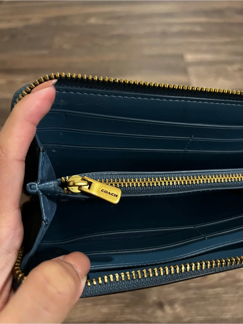 COACH Accordion Blue Leather Zip Continental Wallet with Gold Hardware