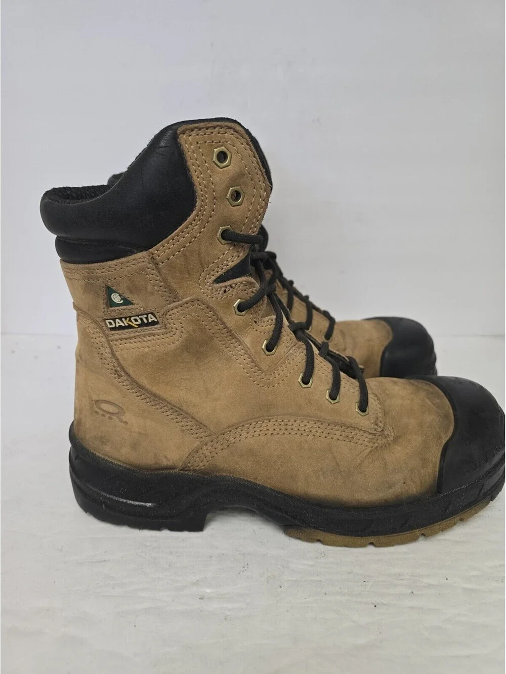 Dakota Men's 8