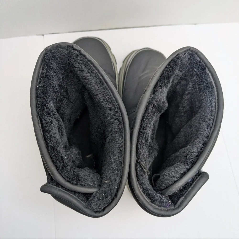 Khombu Black Winter Boots 5Y