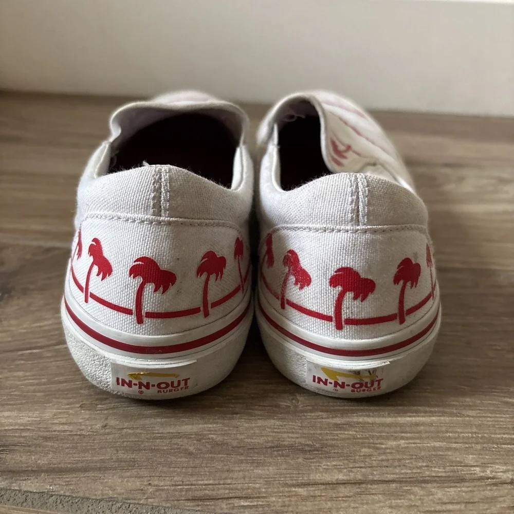 Classic IN N‎ OUT Kids Size 6 Slide On Shoes Red And White Slip On
