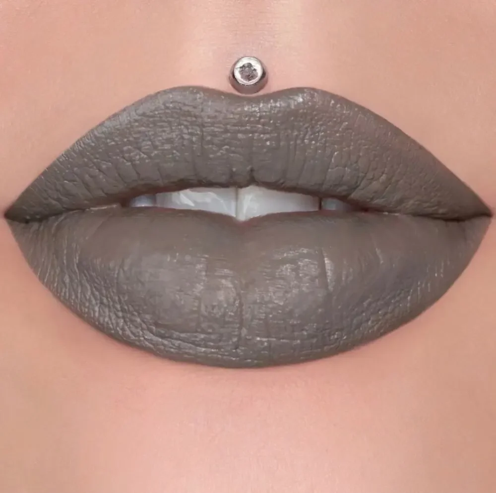 JEFFREE STAR COSMETICS - VELVET TRAP LIPSTICK 