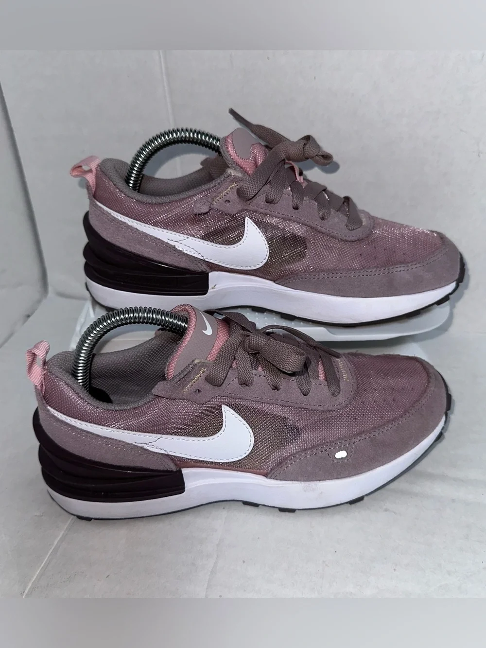 Nike Waffle One Fuchsia Girls Size 2.5Y Pink Walking Running Shoes Sneakers