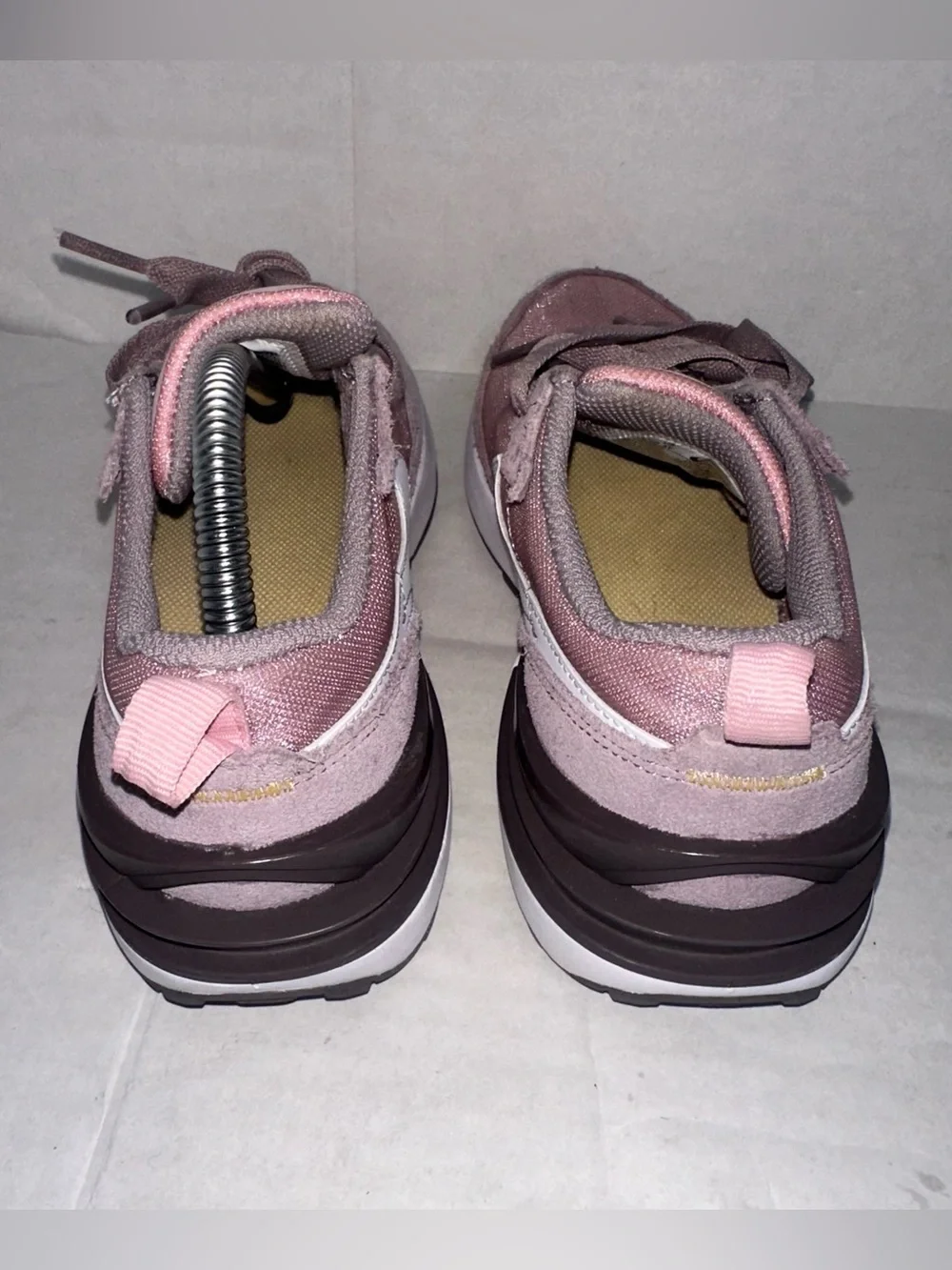 Nike Waffle One Fuchsia Girls Size 2.5Y Pink Walking Running Shoes Sneakers