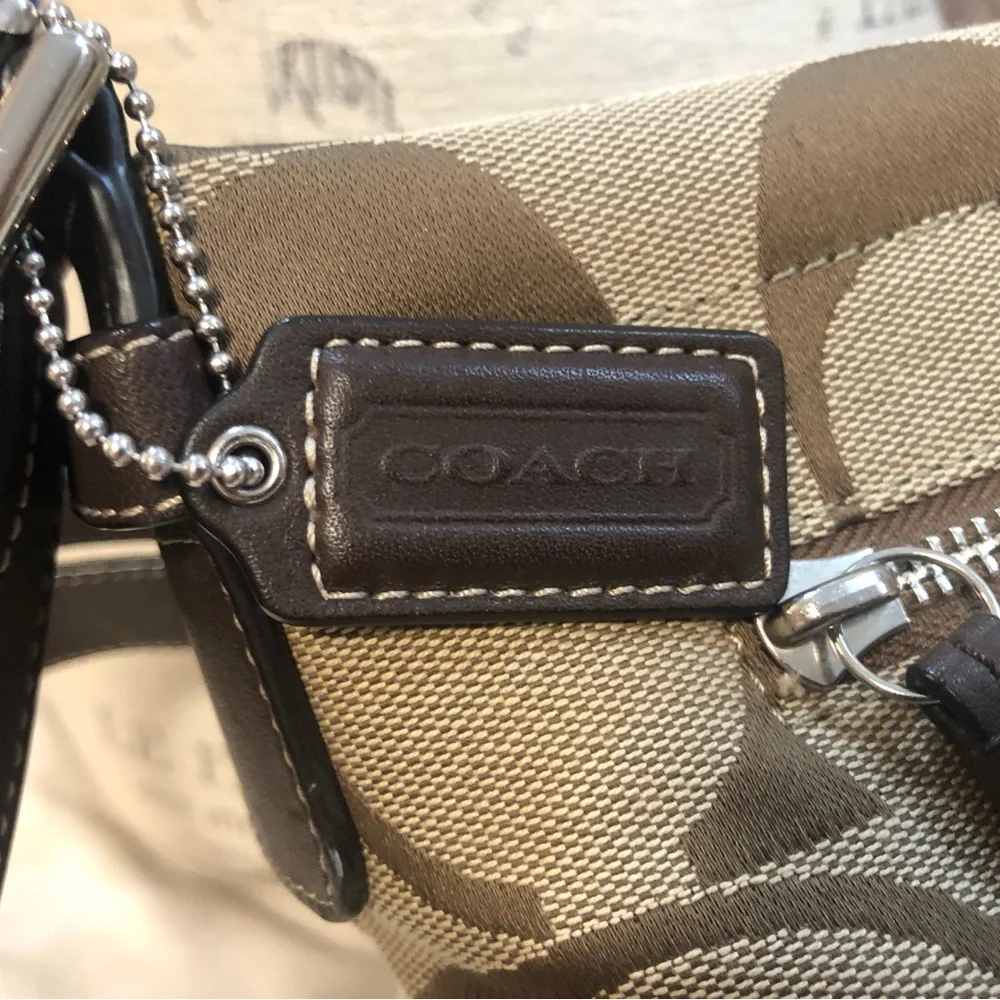 Vintage Y2K Coach Carly signature big C brown/tan