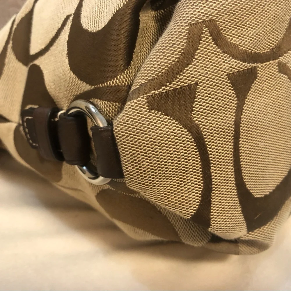 Vintage Y2K Coach Carly signature big C brown/tan
