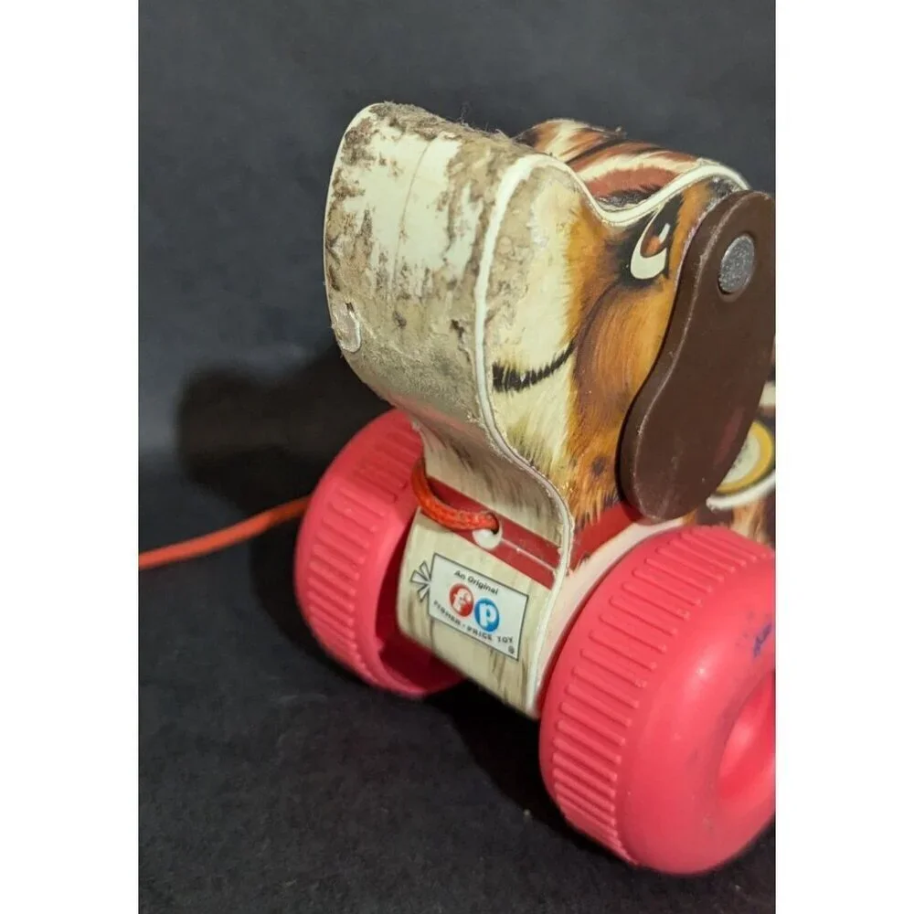 Fisher-Price Pull-Along Puppy Dog Toy With Red Wheels & Tail‎ 2014 retro style