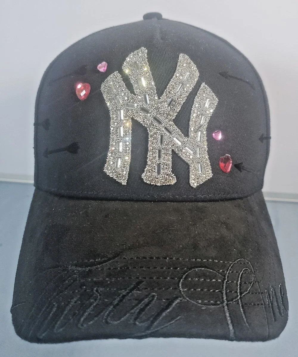 31 Hats Thirty One NY Lovestruck Snapback Hat Black Valentine Sweethearts New