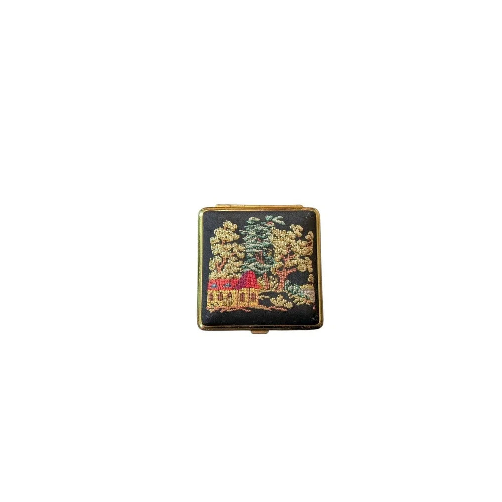 Vintage Europa Travel Alarm Clock‎ metal case Embroidered