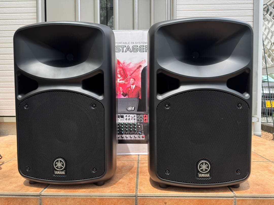 YAMAHA STAGEPAS 600BT Portable PA System