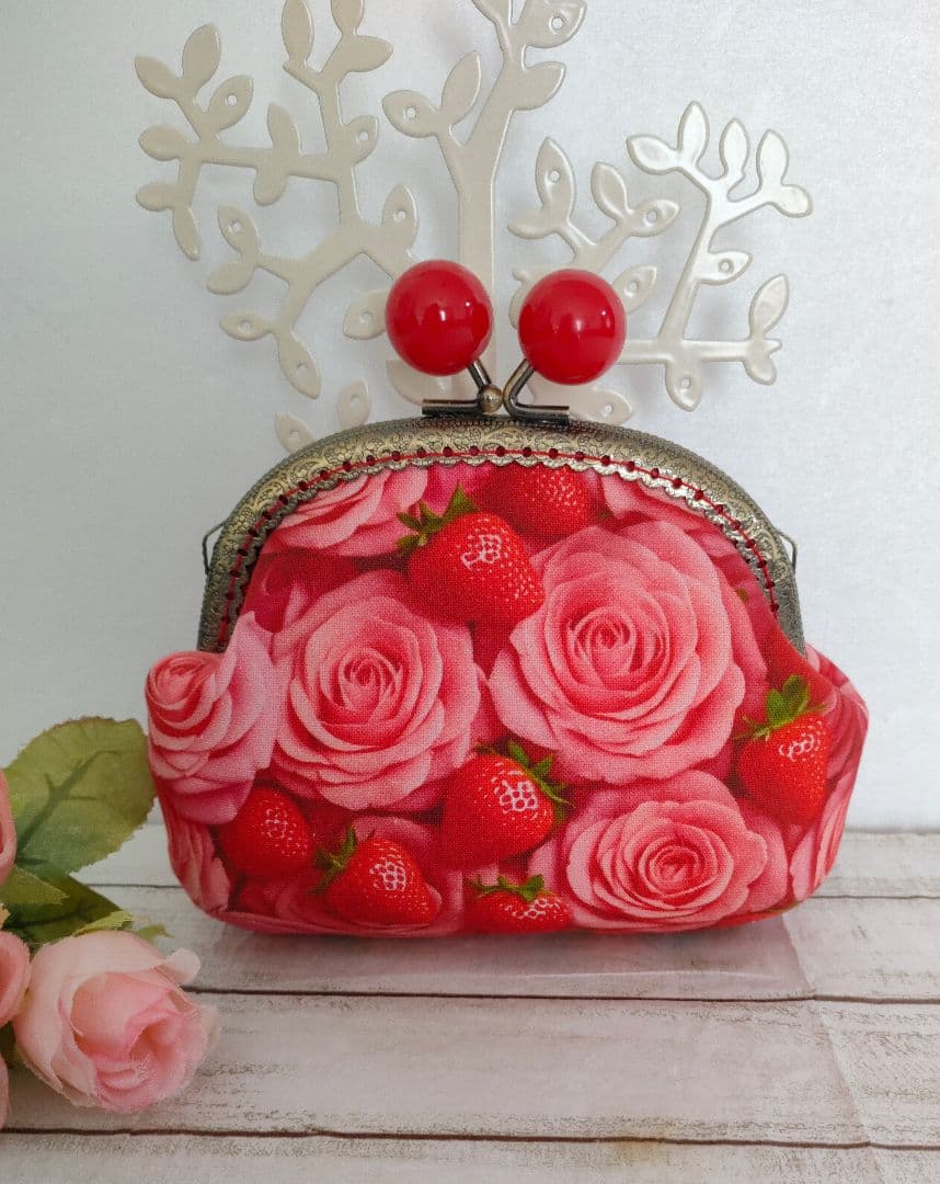 Rose and Strawberry Candy Pouch!