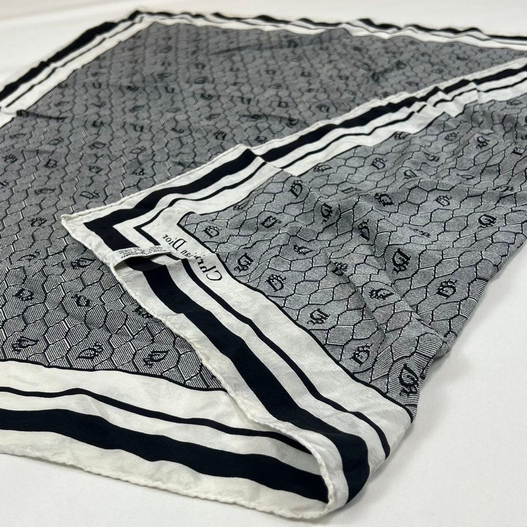 P762 Christian Dior 100% Silk Honeycomb Scarf for Women