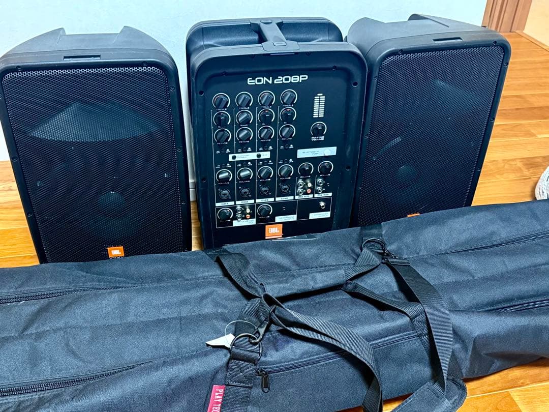 JBL EON208P + 2 Stands + Dedicated Bag + AKG Microphone