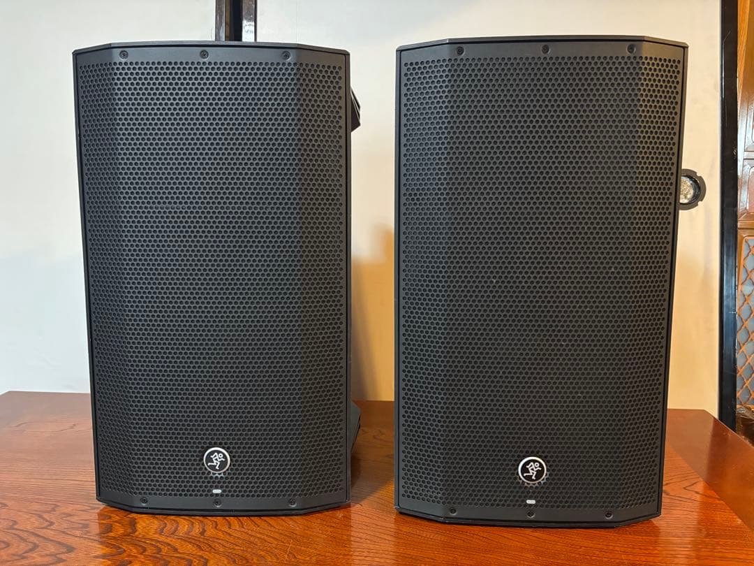 Mackie Thump 12A Powered PA Speaker 1300W (2 units)