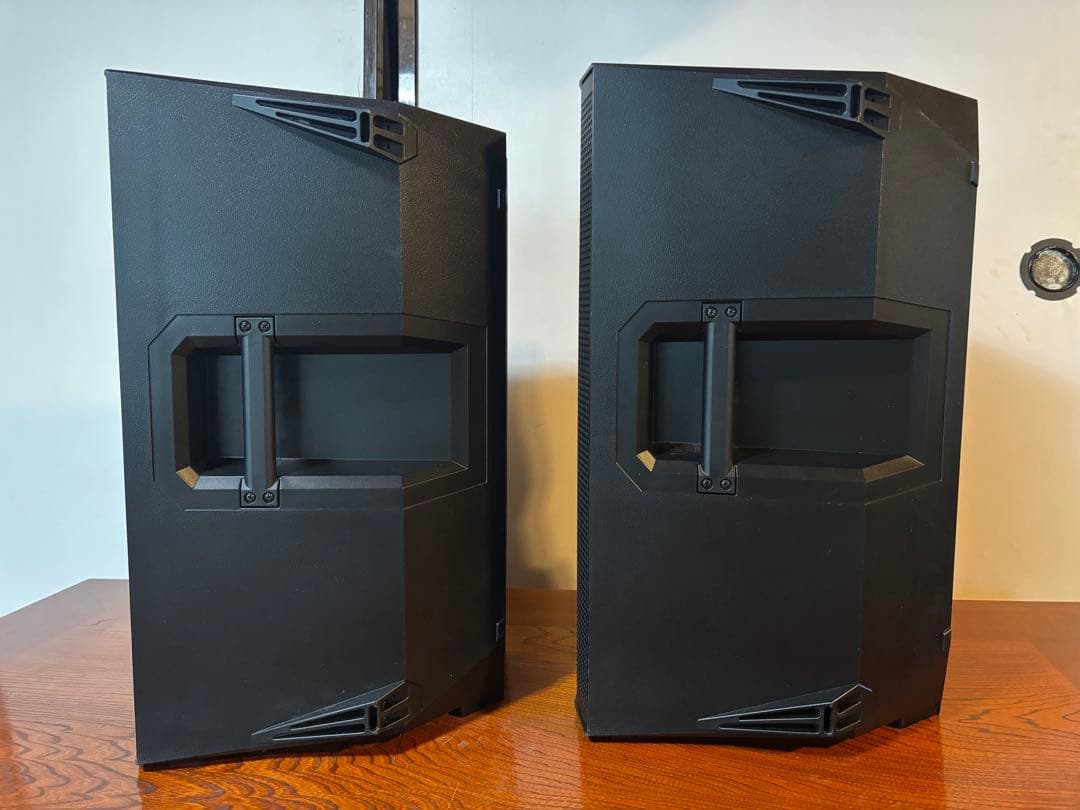 Mackie Thump 12A Powered PA Speaker 1300W (2 units)