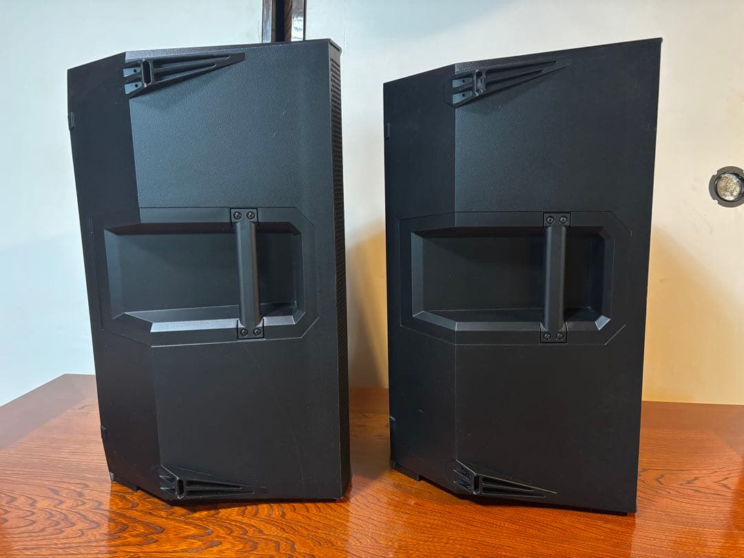 Mackie Thump 12A Powered PA Speaker 1300W (2 units)