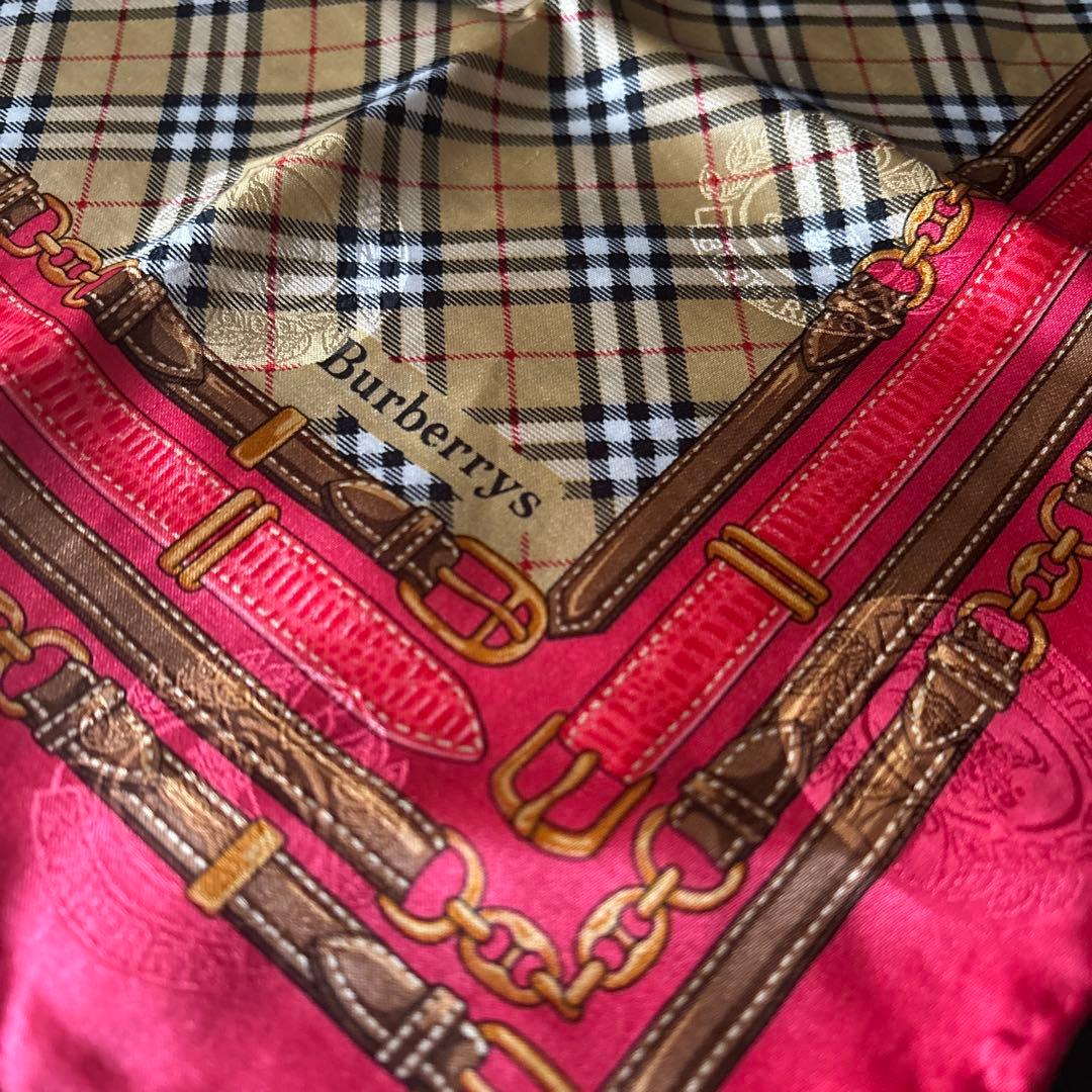 New and unused! Burberry silk-blend scarf with Nova Check and belt pattern, textured design
