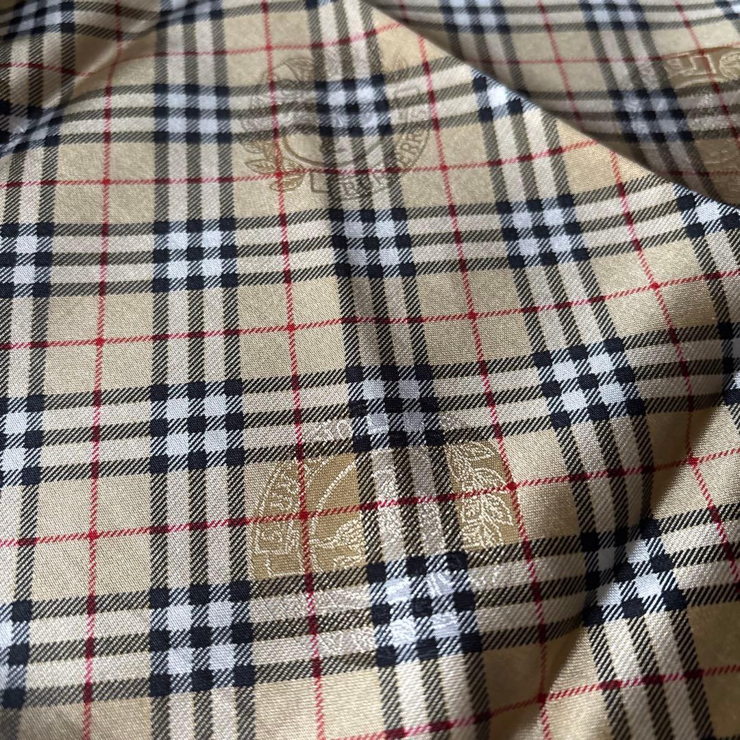 New and unused! Burberry silk-blend scarf with Nova Check and belt pattern, textured design