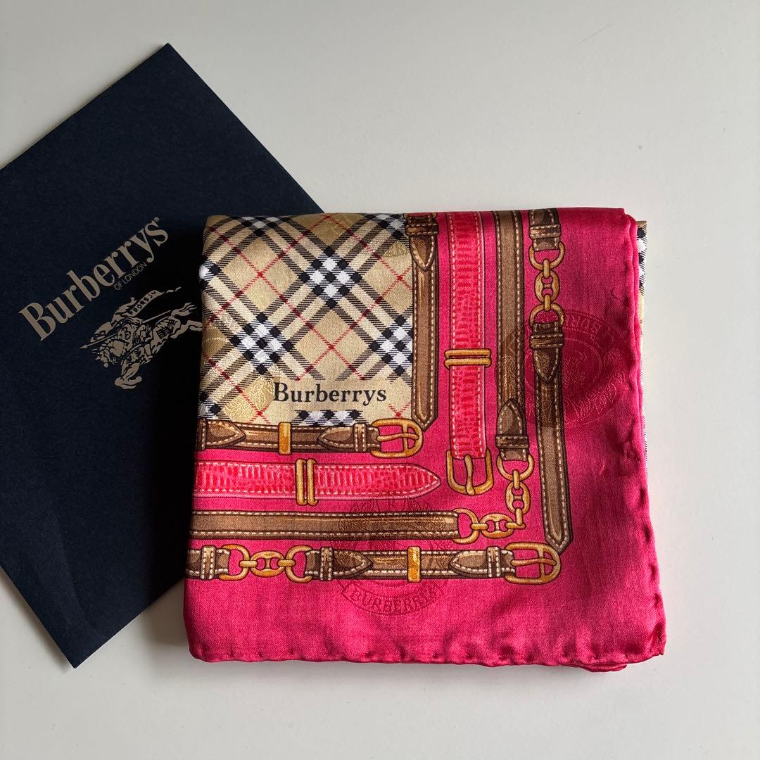 New and unused! Burberry silk-blend scarf with Nova Check and belt pattern, textured design