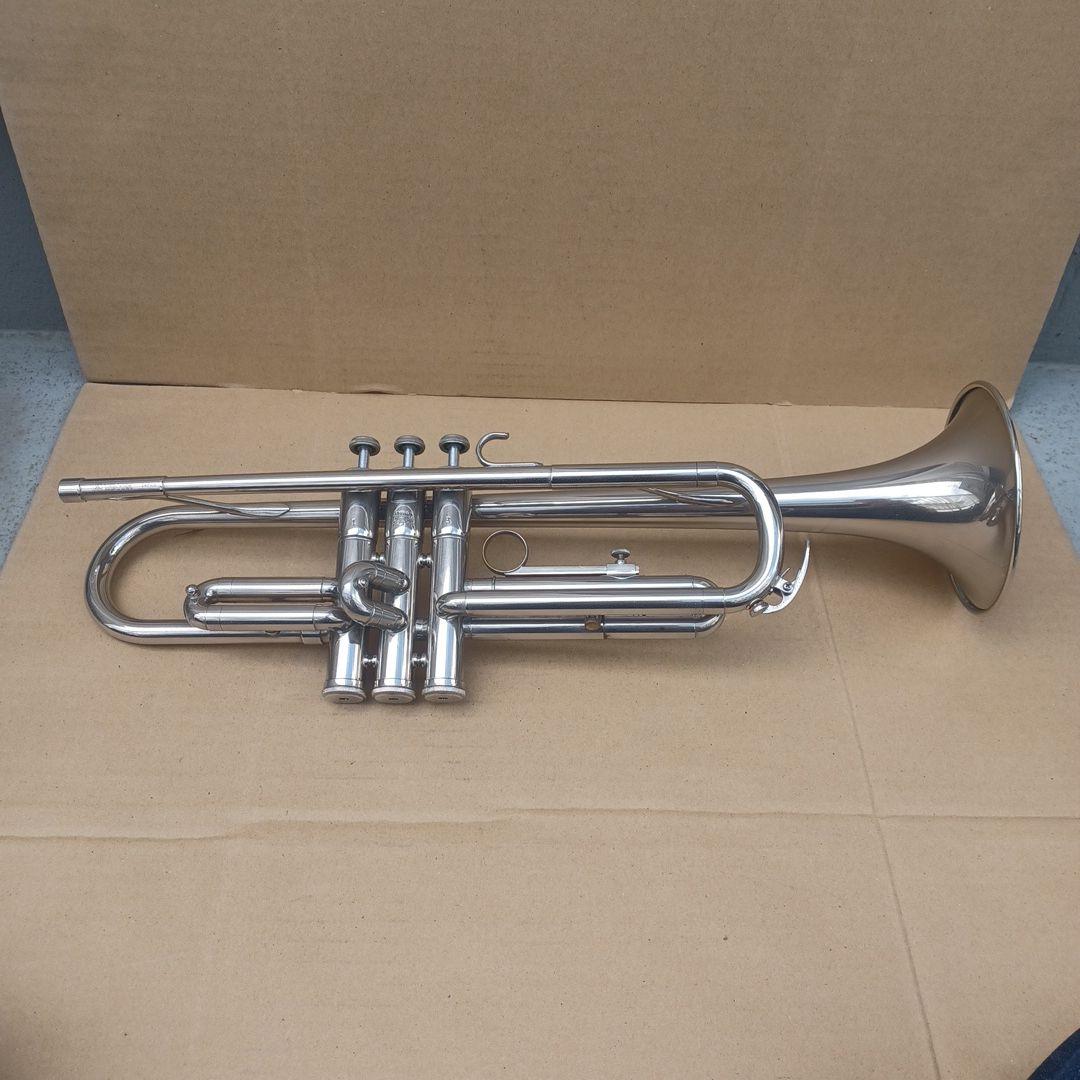 Yamaha Trumpet YTR-136 No Scratches or Dents, Includes Mouthpiece and Case