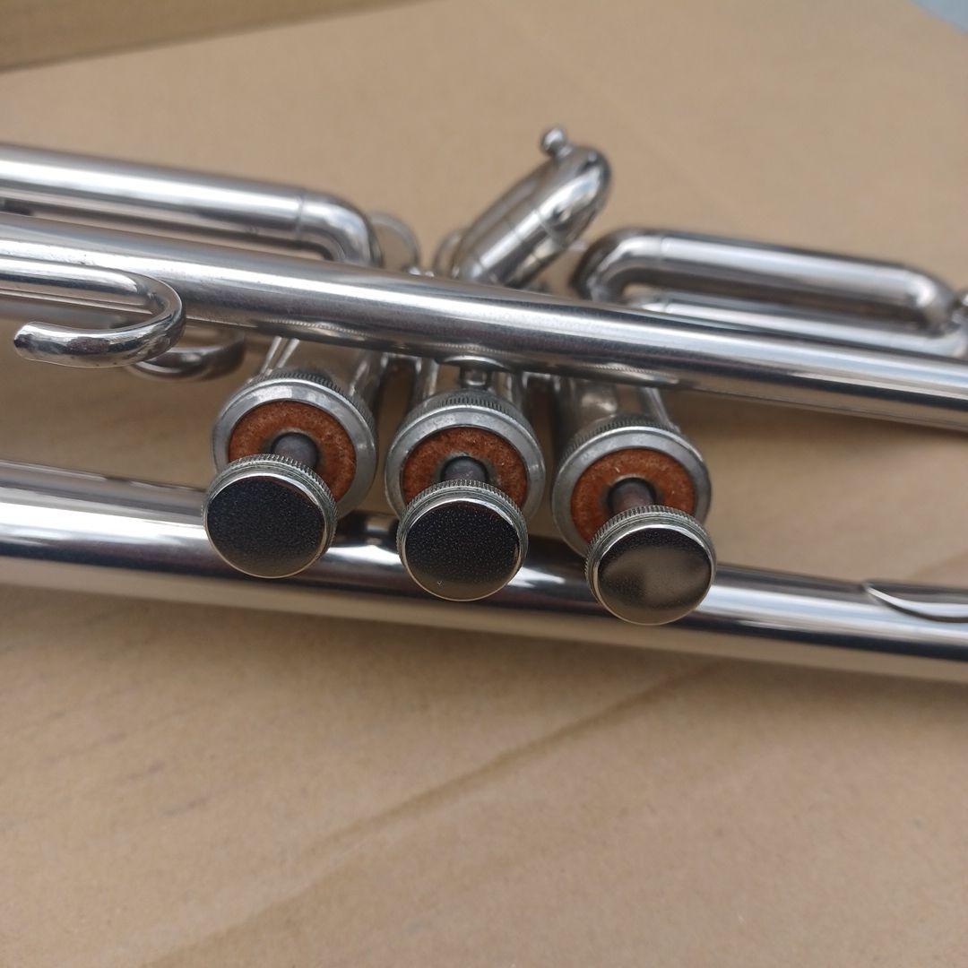 Yamaha Trumpet YTR-136 No Scratches or Dents, Includes Mouthpiece and Case
