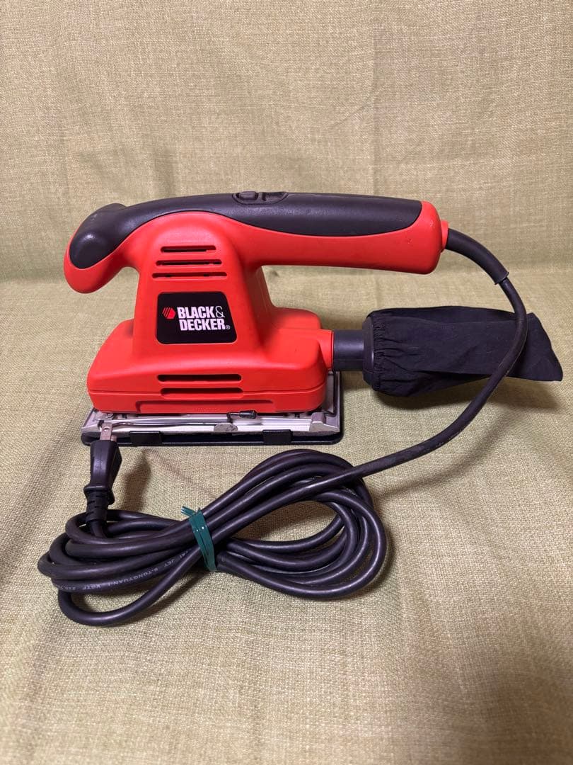 BLACK&DECKER Orbital Sander KA 197E 220w