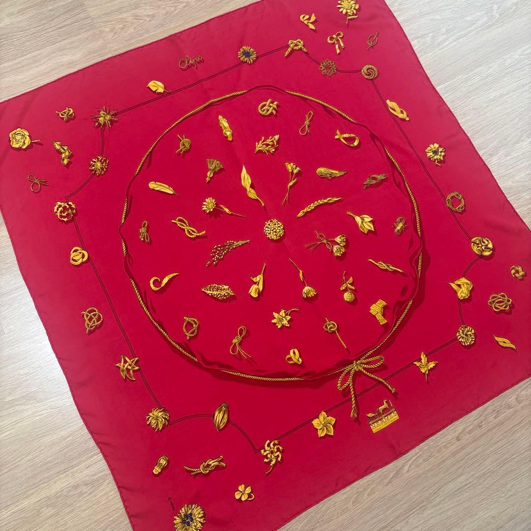 Beautiful condition, Hermes, Carre 90 silk scarf, floral pattern